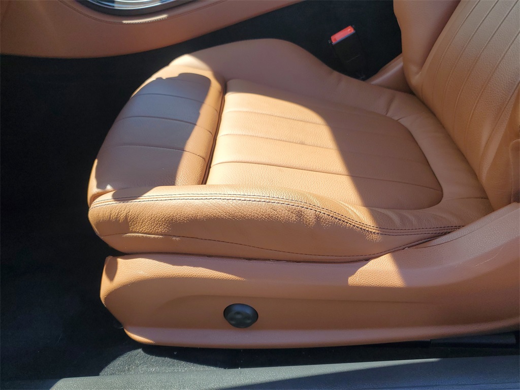 Vehicle image 12 of 40