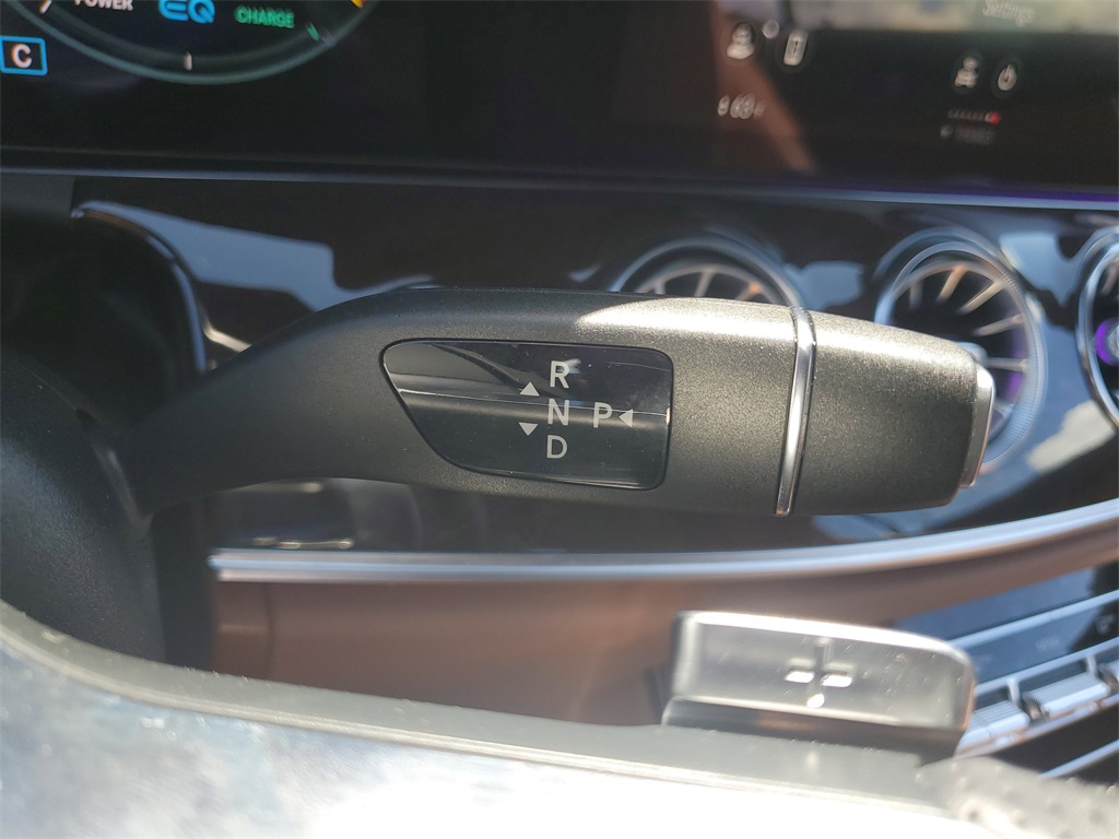 Vehicle image 29 of 40