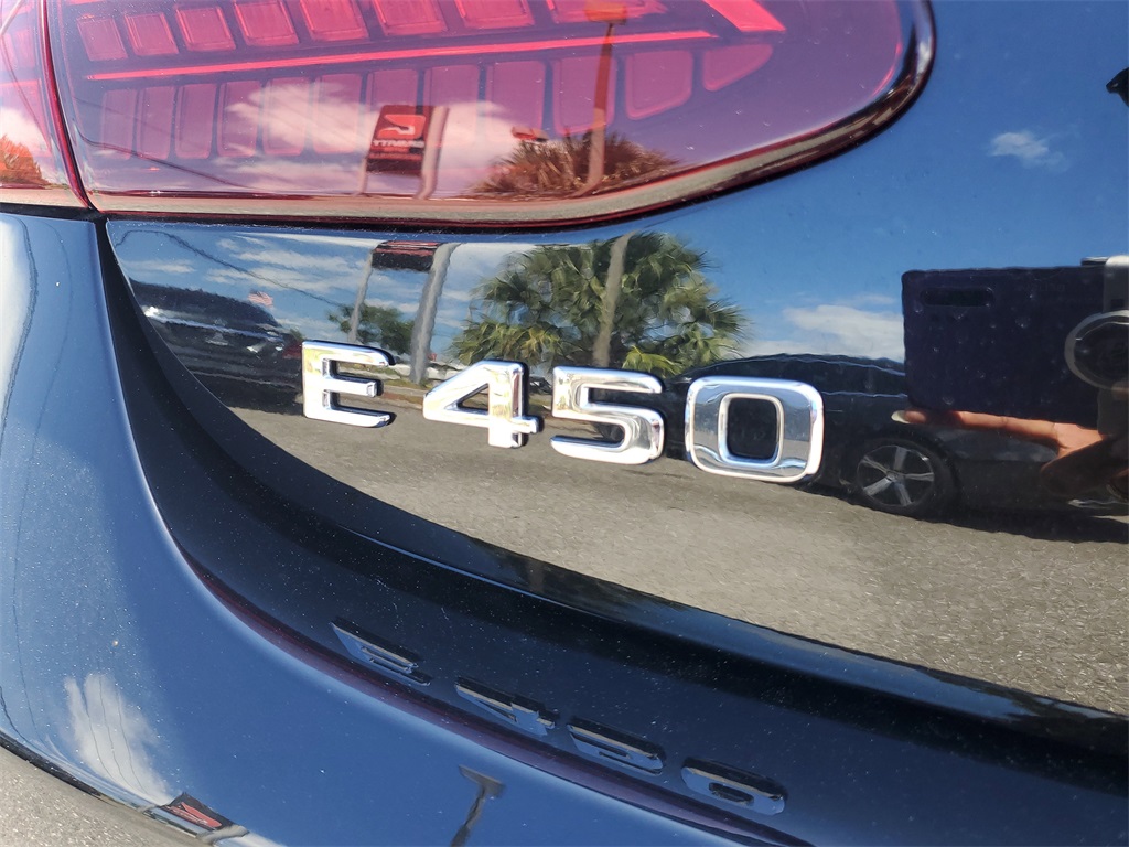 Vehicle image 30 of 40