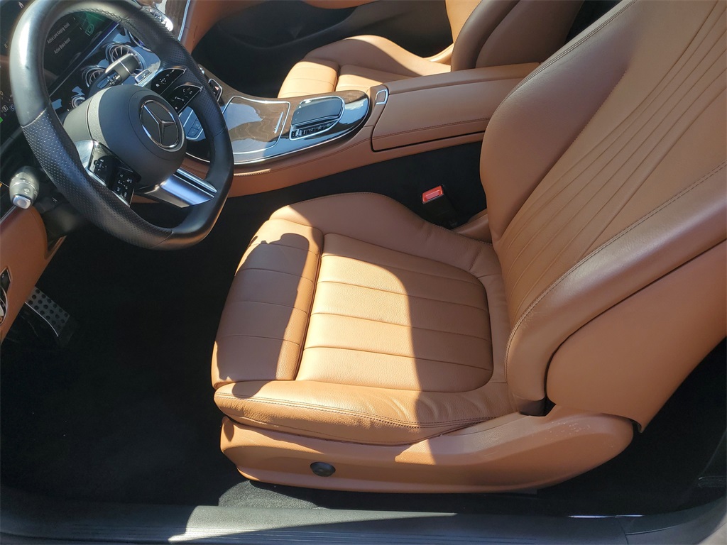 Vehicle image 31 of 40
