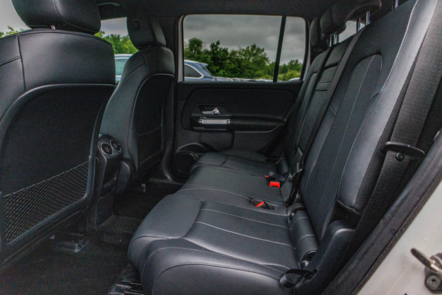 Vehicle image 21 of 35