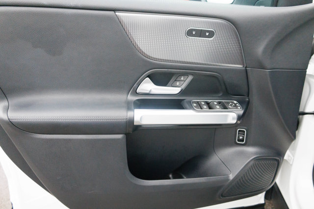 Vehicle image 13 of 35
