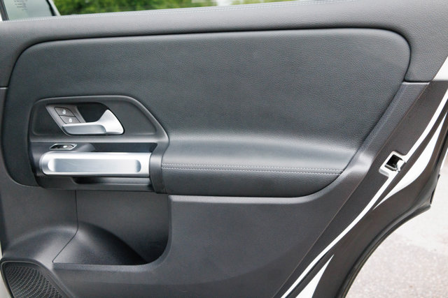 Vehicle image 18 of 35