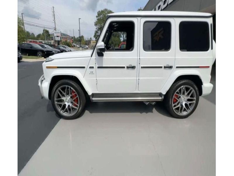 Vehicle image 15 of 19