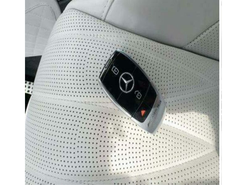 Vehicle image 16 of 19