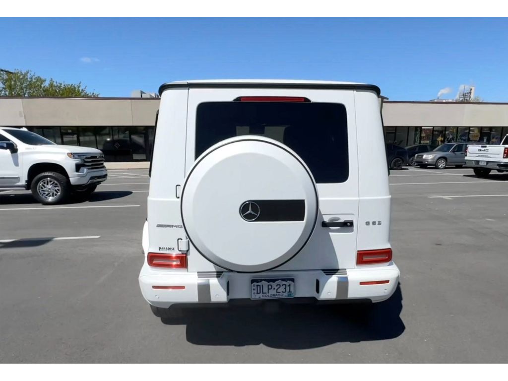 Vehicle image 10 of 19