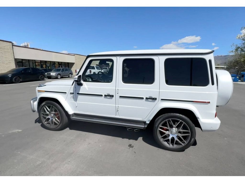 Vehicle image 12 of 19