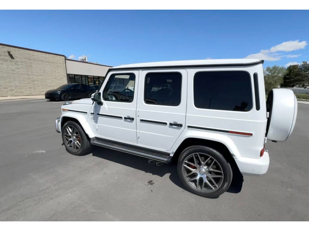 Vehicle image 14 of 19