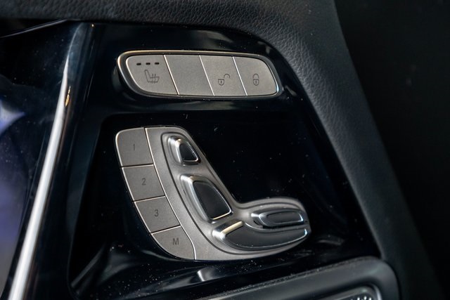 Vehicle image 19 of 39