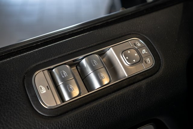 Vehicle image 20 of 39