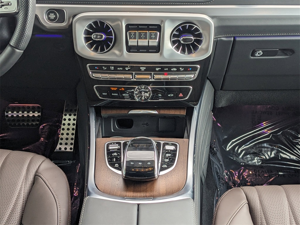 Vehicle image 18 of 30