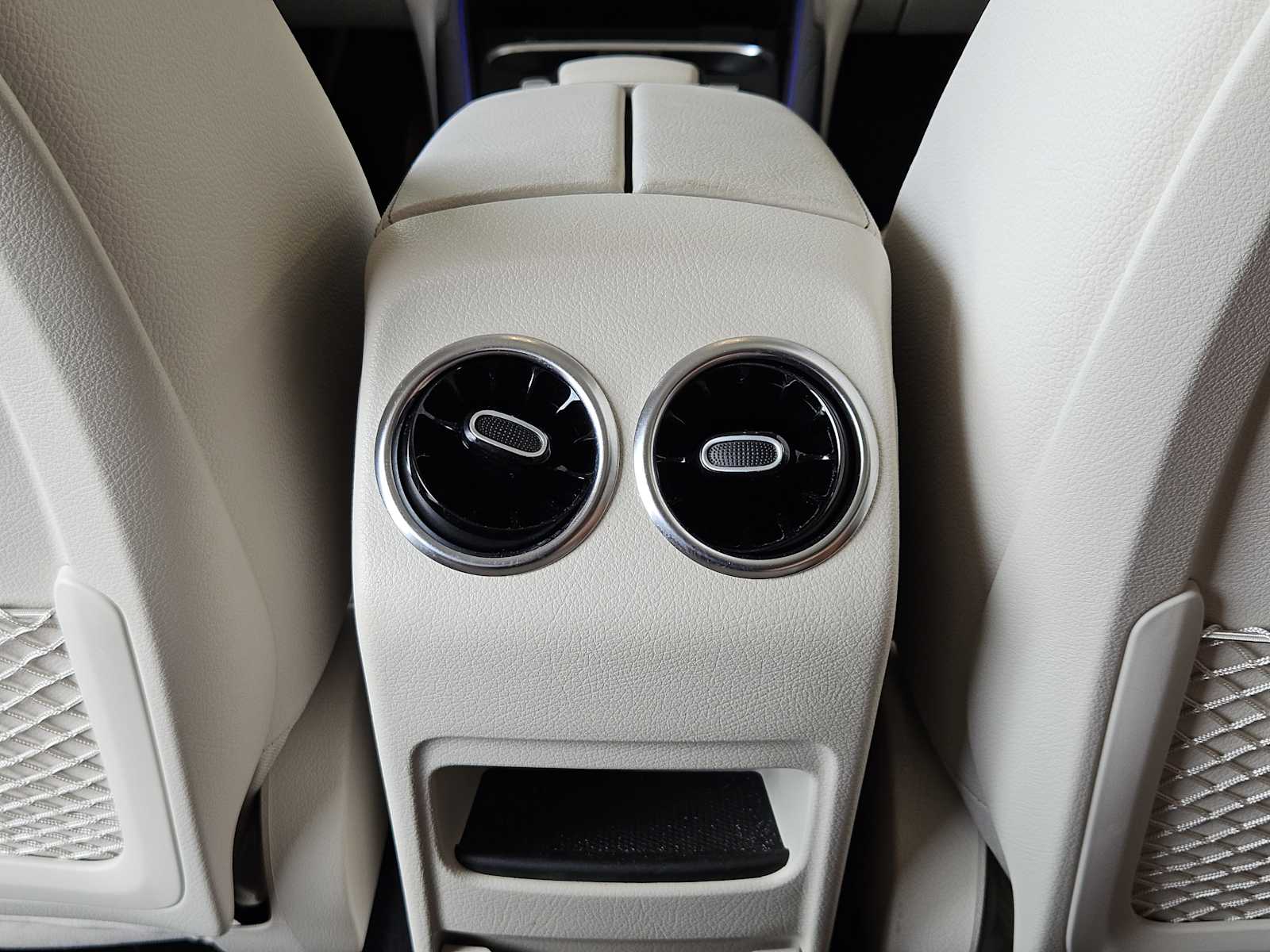 Vehicle image 24 of 30