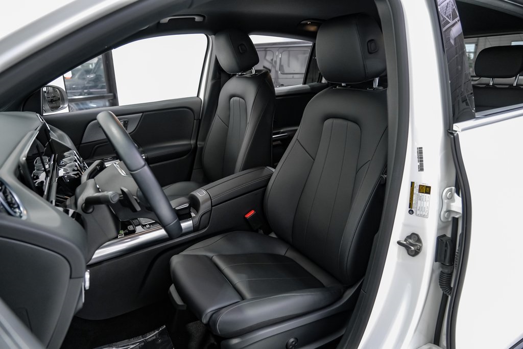 Vehicle image 10 of 53