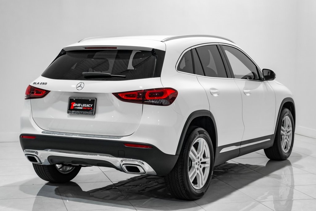 Vehicle image 4 of 53