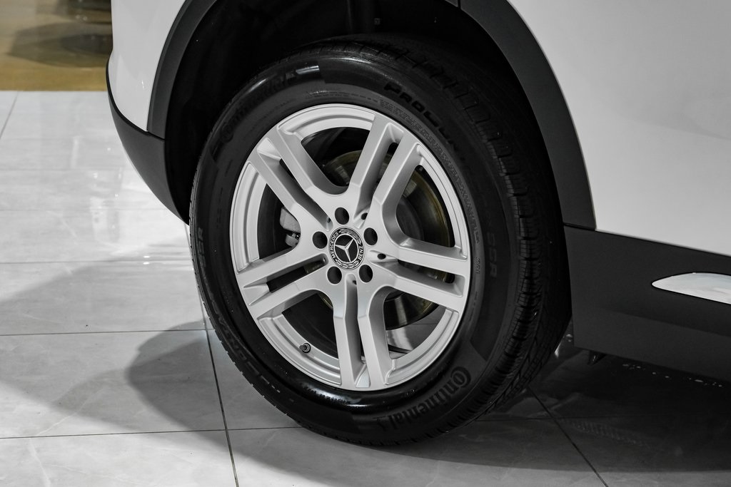 Vehicle image 47 of 53