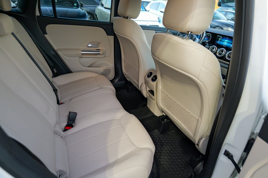 2022 Mercedes-Benz GLA 250 Image 17 of 56