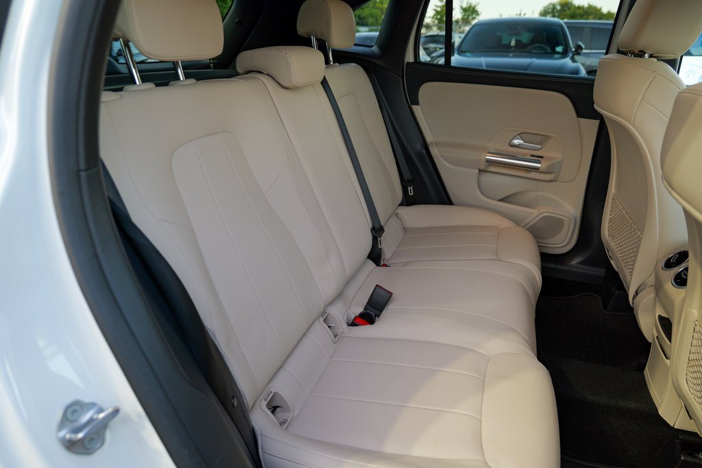 2022 Mercedes-Benz GLA 250 Image 18 of 56