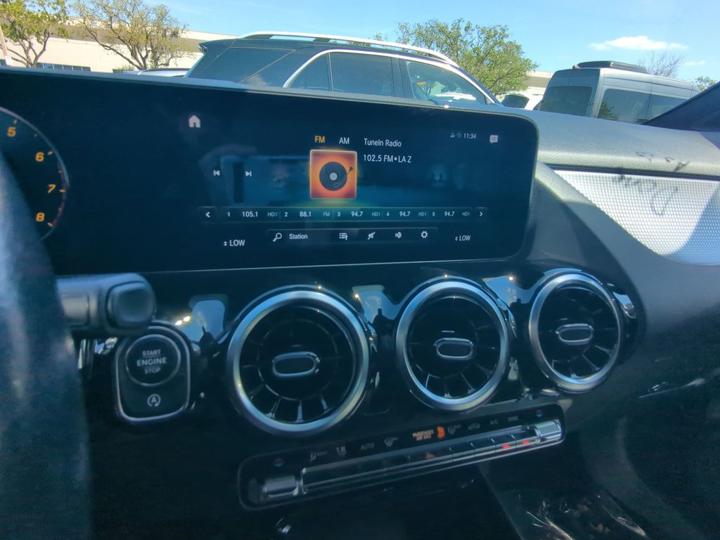 Vehicle image 11 of 25