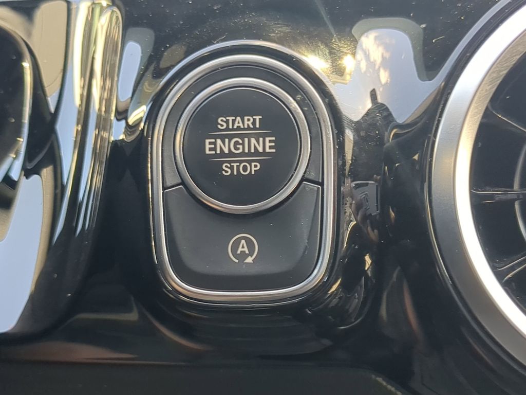 Vehicle image 20 of 25