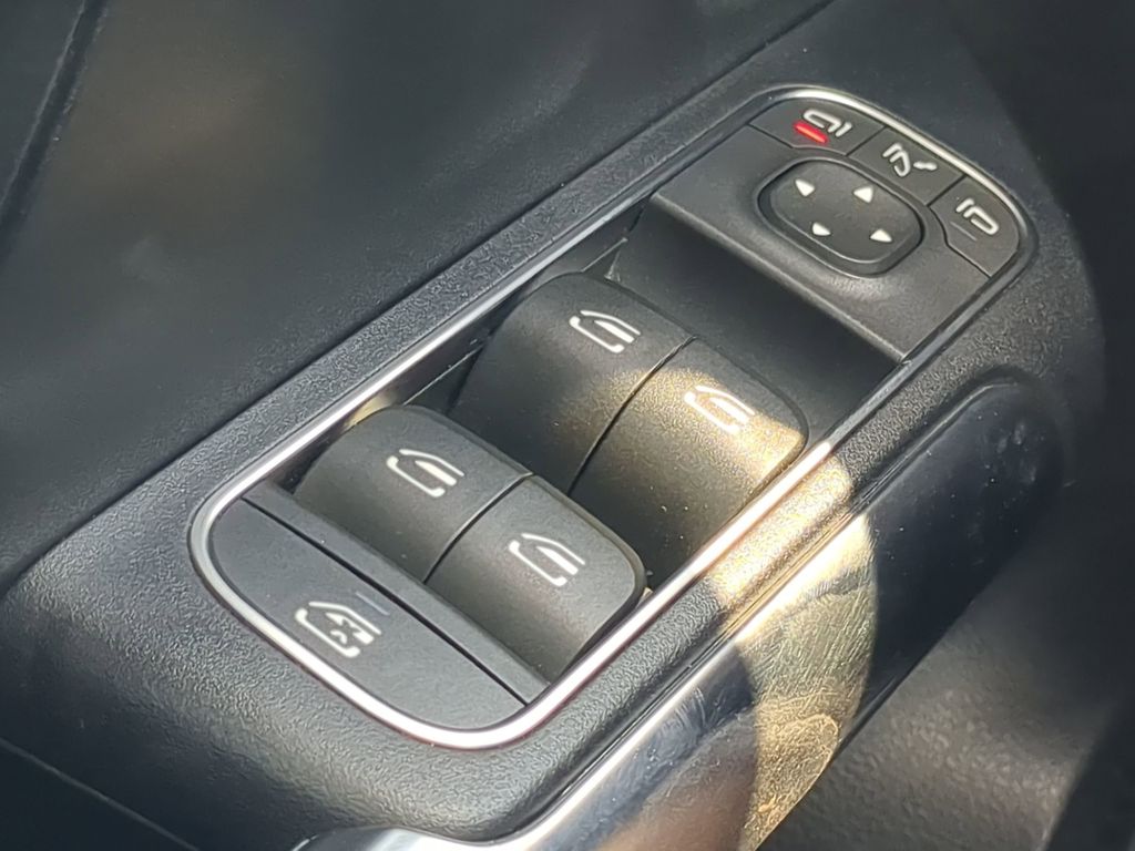 Vehicle image 15 of 25