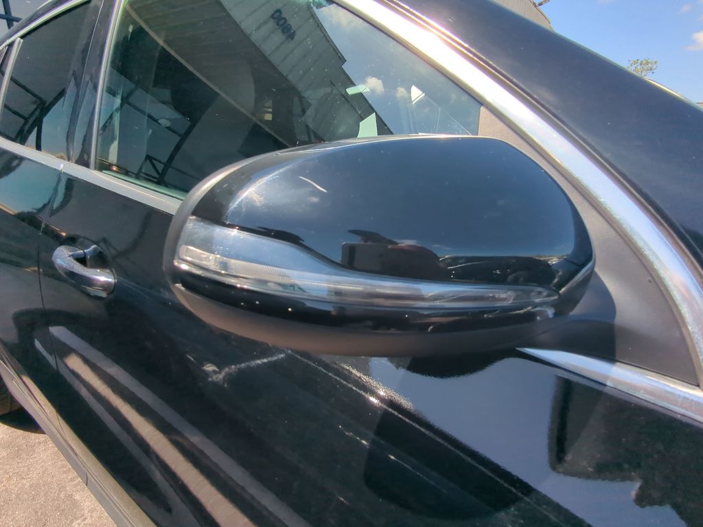 Vehicle image 24 of 25