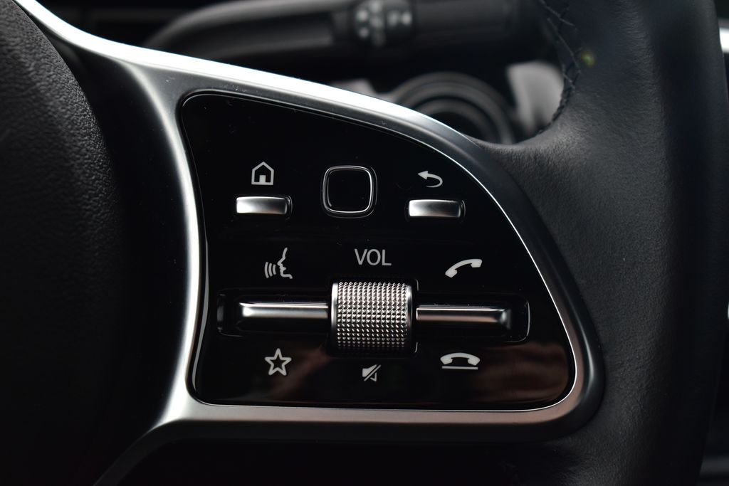 Vehicle image 35 of 36