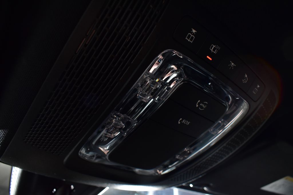 Vehicle image 27 of 36