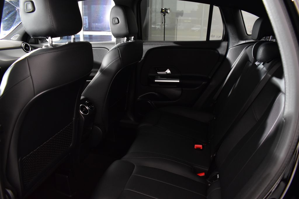 Vehicle image 14 of 36