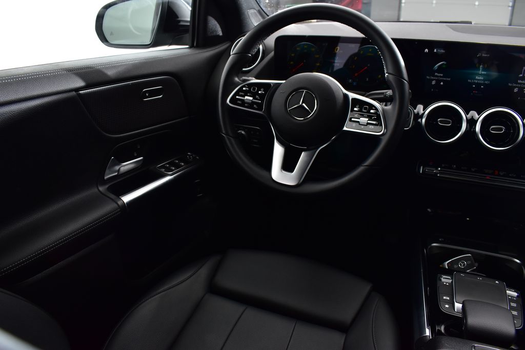Vehicle image 16 of 36