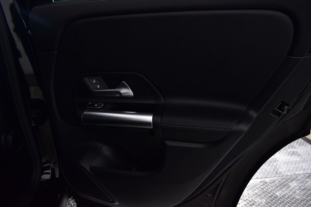 Vehicle image 34 of 36