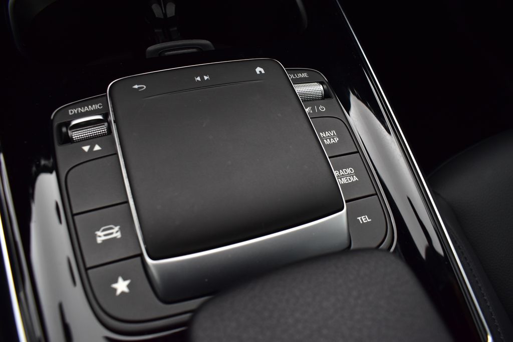 Vehicle image 28 of 36