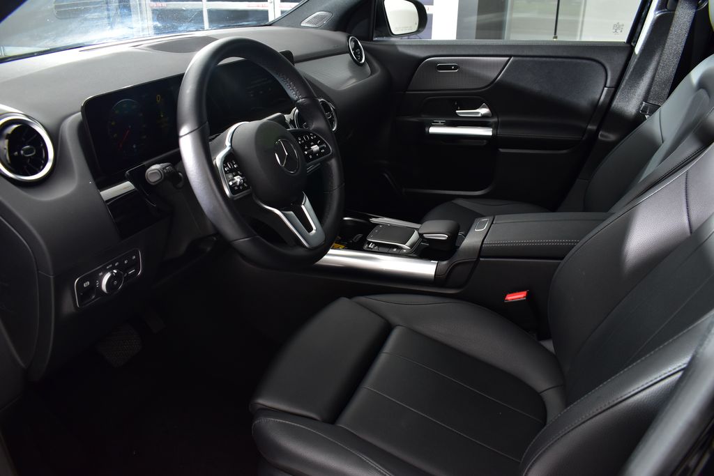 Vehicle image 15 of 36