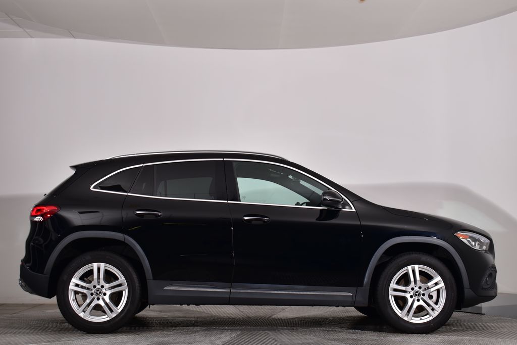 Vehicle image 4 of 36