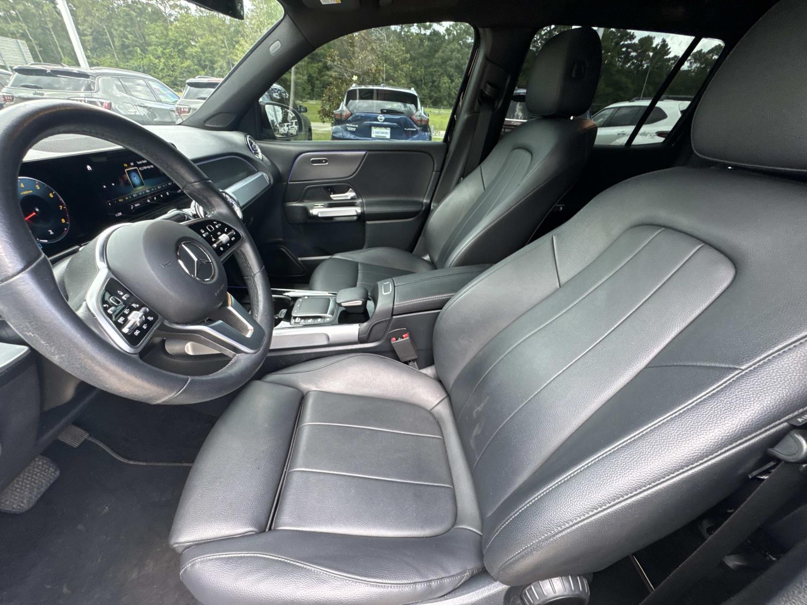 Vehicle image 8 of 27