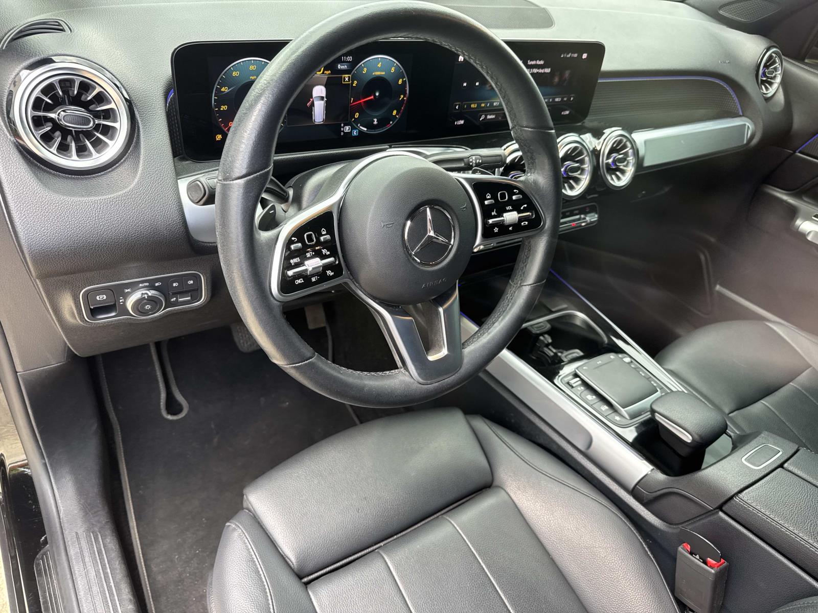 Vehicle image 10 of 27