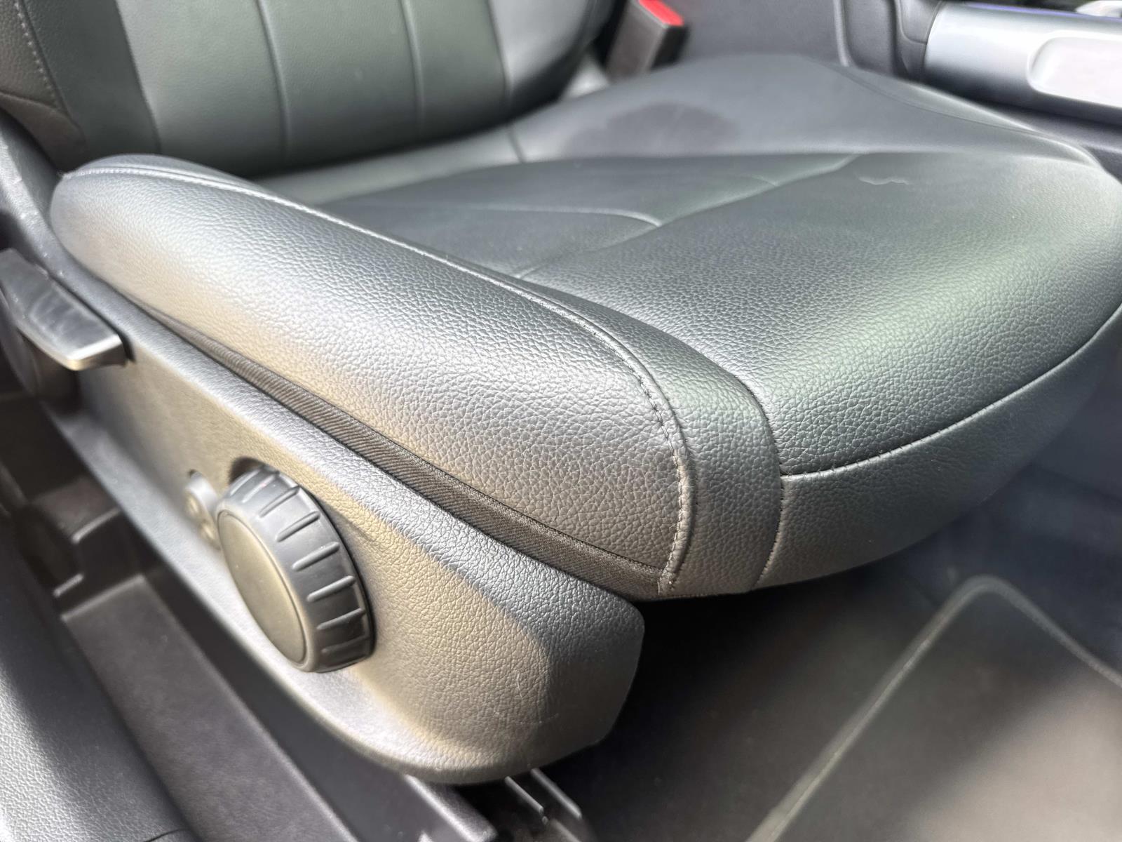 Vehicle image 24 of 27