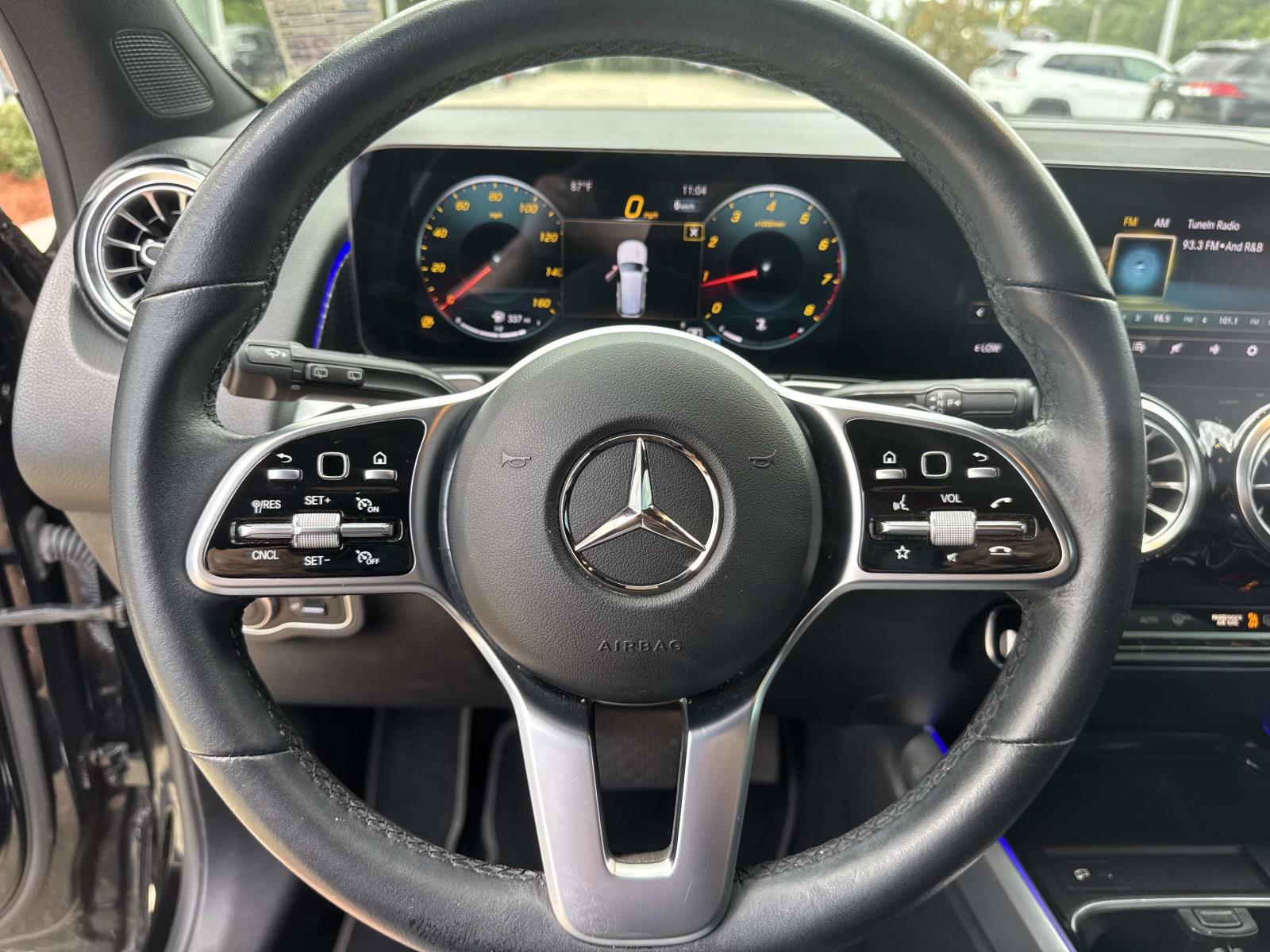 Vehicle image 11 of 27