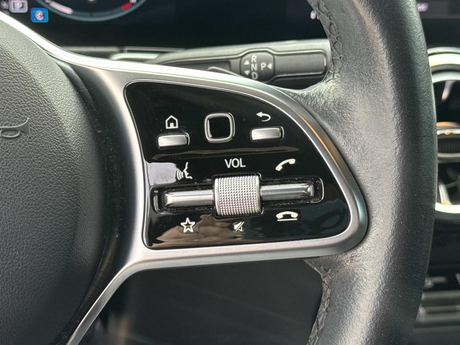 Vehicle image 22 of 27
