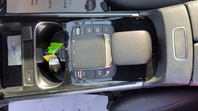 2022 Mercedes-Benz GLB 250 Image 15 of 17