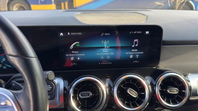 2022 Mercedes-Benz GLB 250 Image 10 of 17