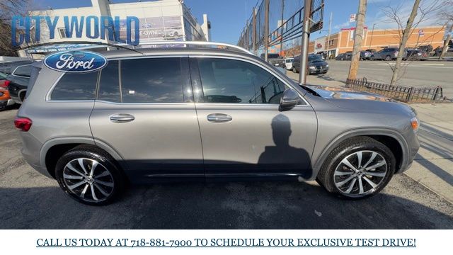 2022 Mercedes-Benz GLB 250 Image 3 of 17