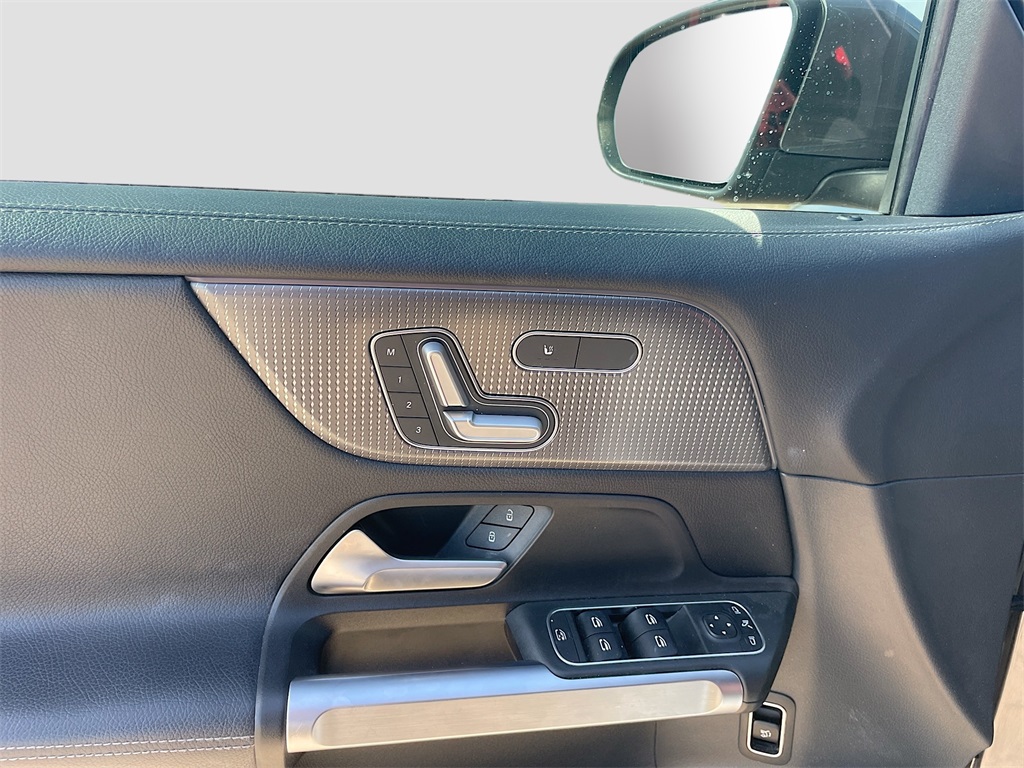 Vehicle image 12 of 12