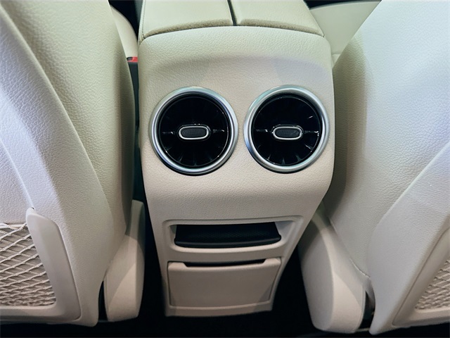 Vehicle image 24 of 29