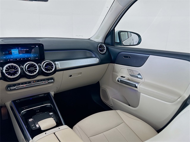 Vehicle image 16 of 29