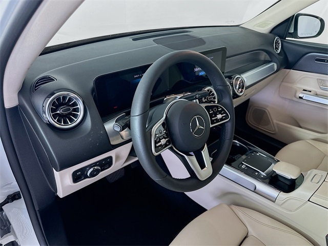 Vehicle image 13 of 29