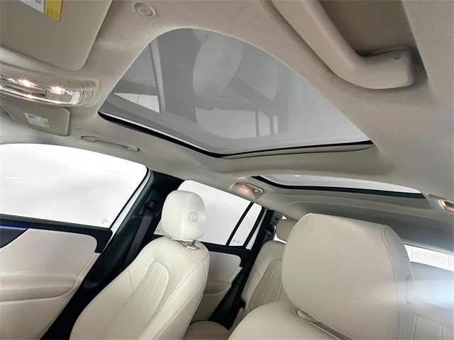 Vehicle image 28 of 29