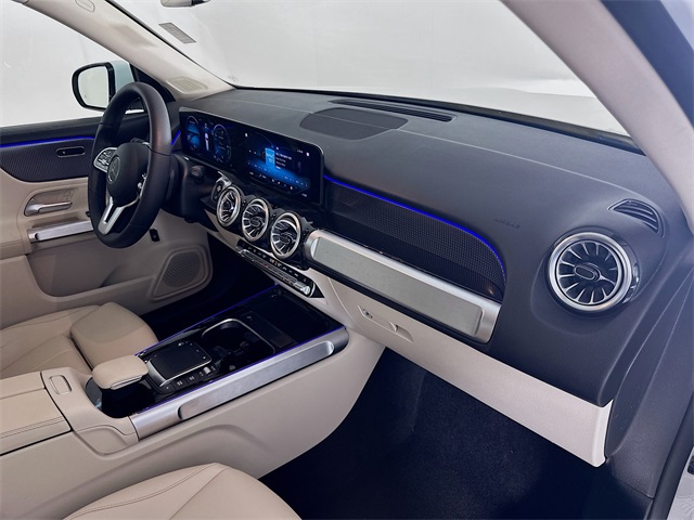 Vehicle image 14 of 29