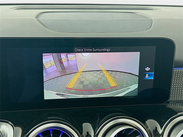Vehicle image 21 of 29
