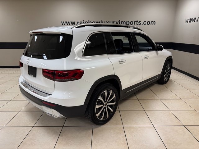 Vehicle image 4 of 28
