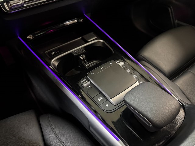 Vehicle image 20 of 28